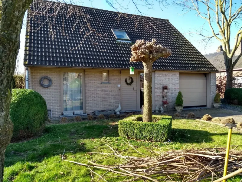 Karaktervolle villa met moderne luxe in een groene oase.
